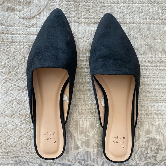 a new day Shoes - Black Suede Women’s Slip On Flats Size 8